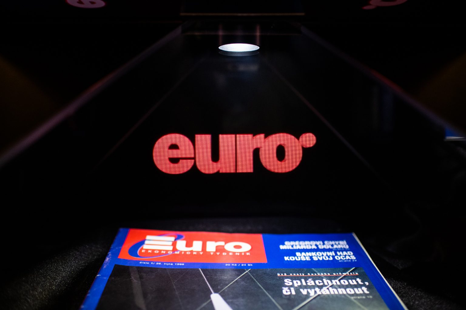 QUIX EVENT - Euro Magazine 20 Years Gala Dinner Video Mapping